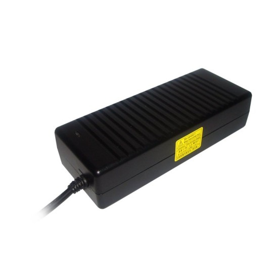 15V 8A 120W 4 Pin 10mm Mini DIN Adaptör 15V 8A 120W 4 Pin 10mm Mini DIN Adaptör